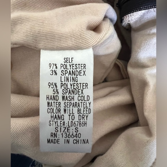 L’Atiste Black and Nude Embroidered Floral Sheer Maxi Dress
Size Small - Picture 11 of 13